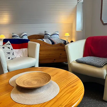Baberowski, Regina Apartment *
